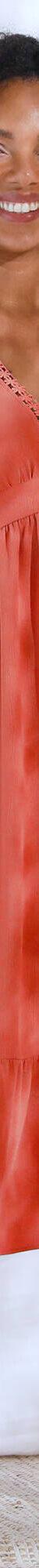 Robe longue volantée, décolleté macramé (grenadine) Robe longue volantée, décolleté macramé (grenadine)